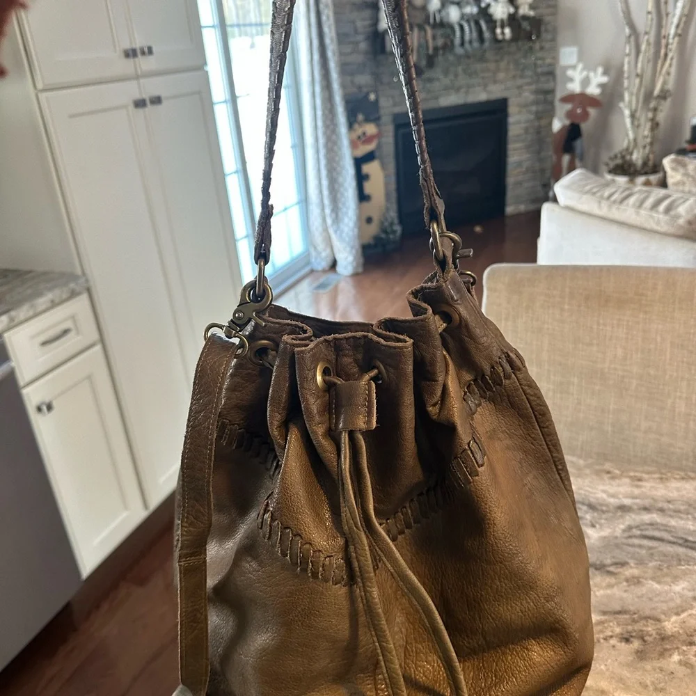 Day & Mood Stylish Olive Green and Dusty Rose Leather Handbags - Picture 12 of 16